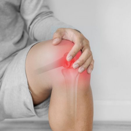 éles fájdalom a térdben hajlításkor lábfájdalom a bokában